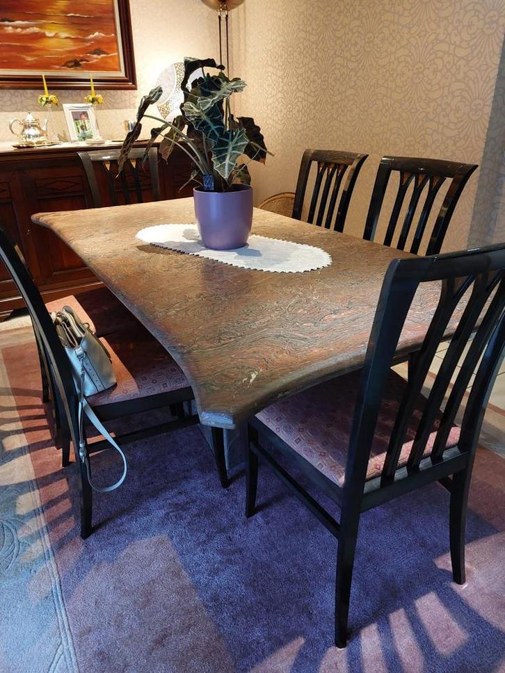 Eettafel gezandstraalde marmer + bijhorende stoelen, Huis en Inrichting, Complete eetkamers, Zo goed als nieuw, 6 tot 8 stoelen