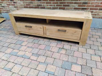 groot TV meubel in massief hout prima staat beschikbaar voor biedingen