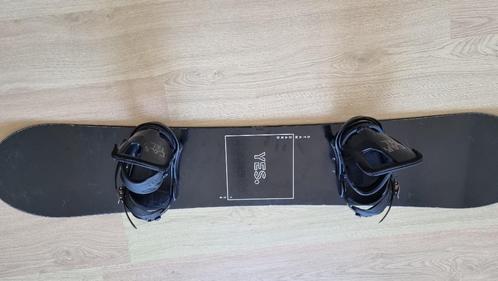 Yes Standard 158 snowboard met Burton Cartel bindingen, Sport en Fitness, Snowboarden, Gebruikt, Board, Ophalen