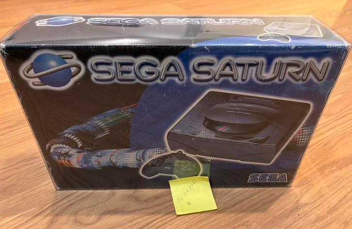 Sega Saturn en 3 spellen, Computers en Software, Overige Computers en Software, Zo goed als nieuw, Ophalen