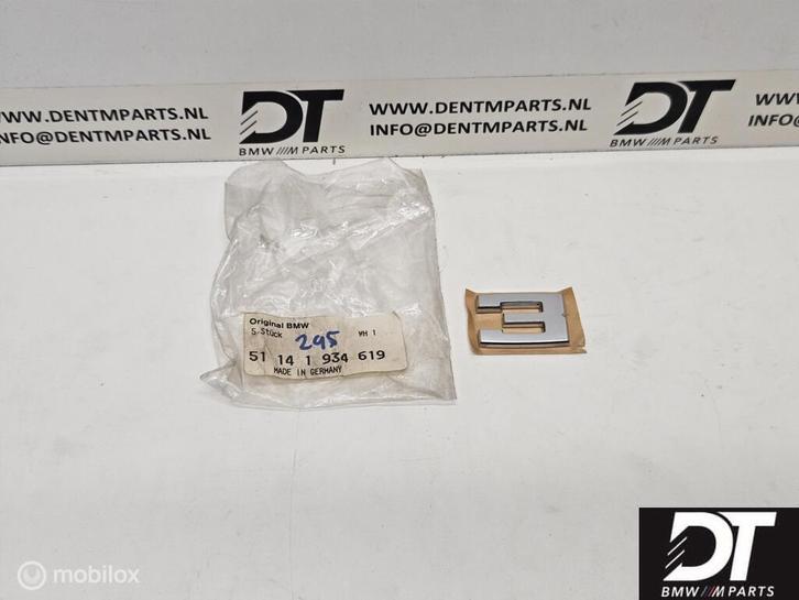 Emblem adhered rear "3" BMW E30 M3 51141934619, Auto-onderdelen, Klein materiaal, BMW, Nieuw, Ophalen of Verzenden