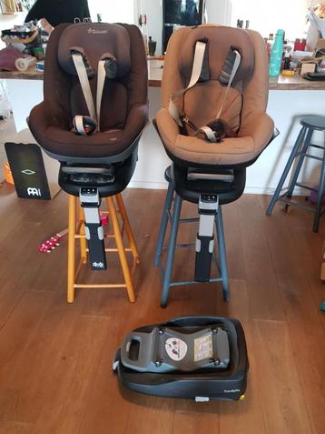 Maxi cosi pearl (2) et bases isofix (3) beschikbaar voor biedingen