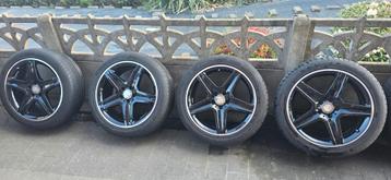 Mercedes originele AMG velgen GLA zwarte hoogglans 235 45 19 beschikbaar voor biedingen
