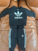 Adidas unisex costume, Kinderen en Baby's, Babykleding | Maat 68, Ophalen of Verzenden, Zo goed als nieuw, Adidas