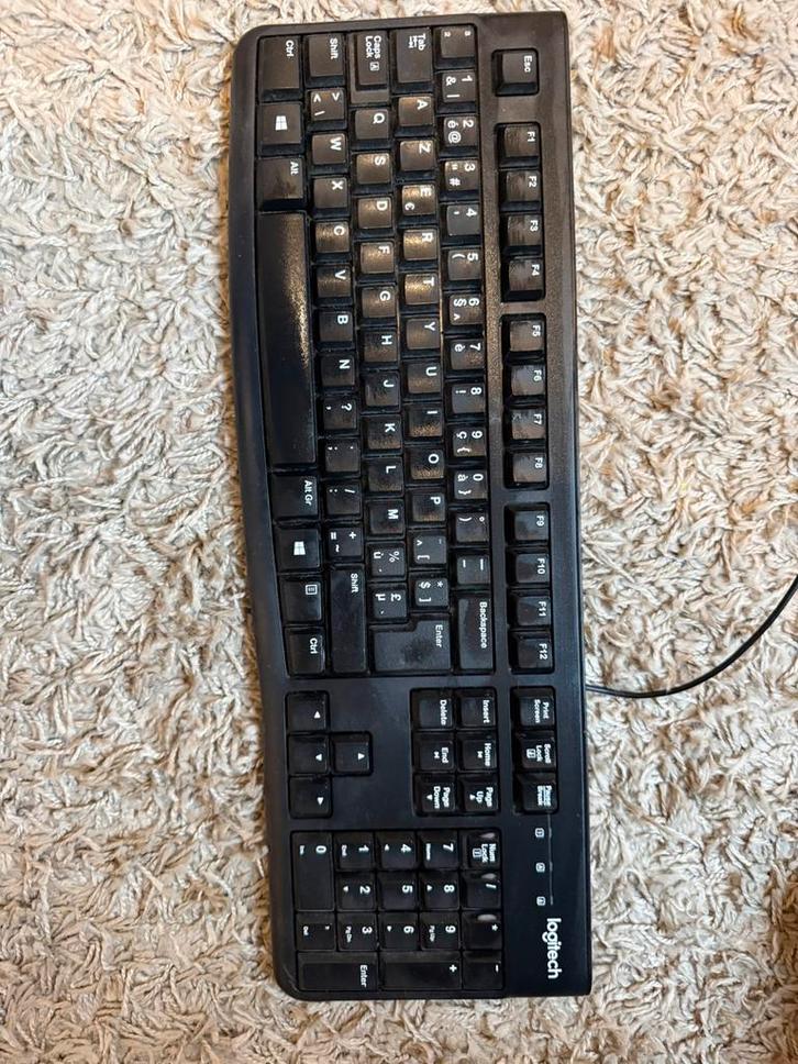 Logitech K120 toetsenbord, Computers en Software, Toetsenborden, Zo goed als nieuw, Azerty, Bedraad, Ophalen of Verzenden