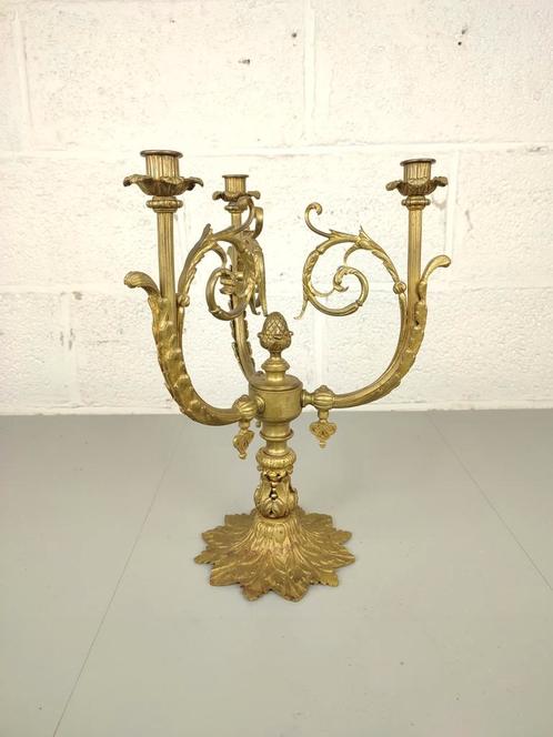 Antieke bronzen kandelaar, Antiek en Kunst, Antiek | Kandelaars, Ophalen of Verzenden