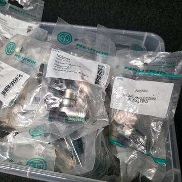 NEUTRIK  5 polig  kabeldeel   69x


 beschikbaar voor biedingen