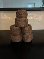 Bouclé garen breiwol, Hobby en Vrije tijd, Breien en Haken, Ophalen of Verzenden, Zo goed als nieuw