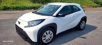 TOYOTA AYGO 2023+1.0+33400KM+CT VIRGO+PINK LEAF 959 EU! beschikbaar voor biedingen