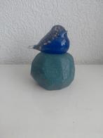 Glazen vogel op steen, Ophalen of Verzenden
