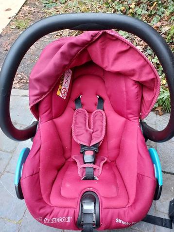 Maxi cosi rouge pas rose 