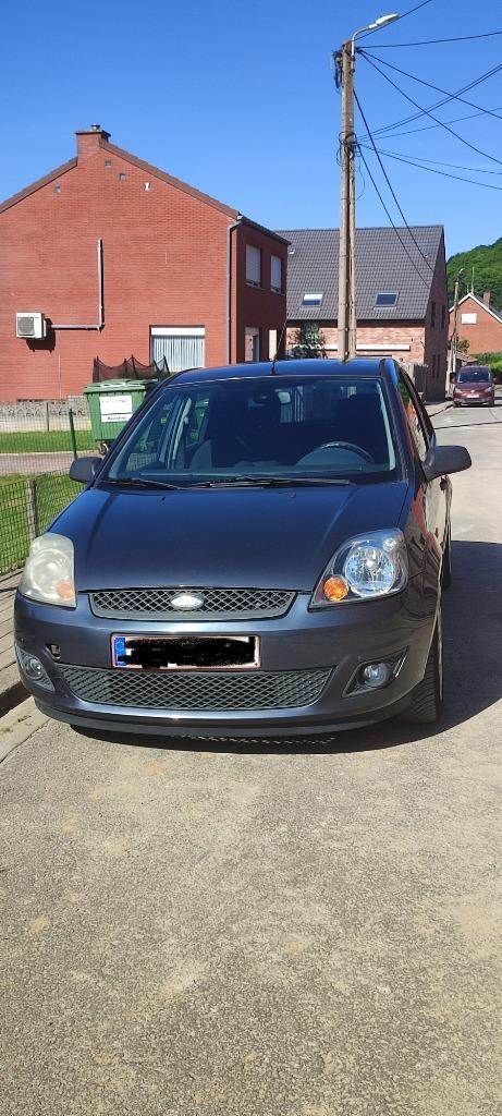 Ford Fiesta 2006 Hatchback diesel 1400cc 221000km, Auto's, Ford, Particulier, Fiësta, Centrale vergrendeling, Elektrische ramen