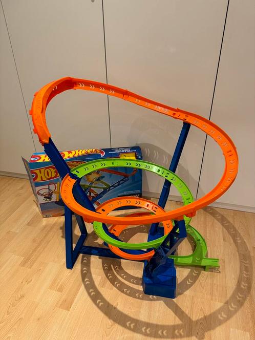 HOT WHEELS ACROBATISCHE RACEBAAN ACTION SPIRAL SPEED, Kinderen en Baby's, Speelgoed | Racebanen, Zo goed als nieuw, Racebaan, Elektrisch