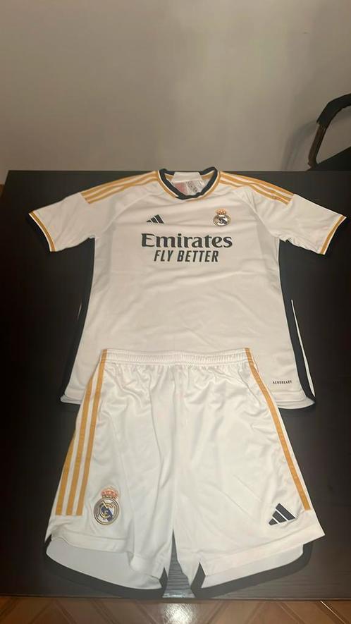 Kit domicile du Real Madrid s23/24, Sports & Fitness, Football, Pantalon, Enlèvement ou Envoi