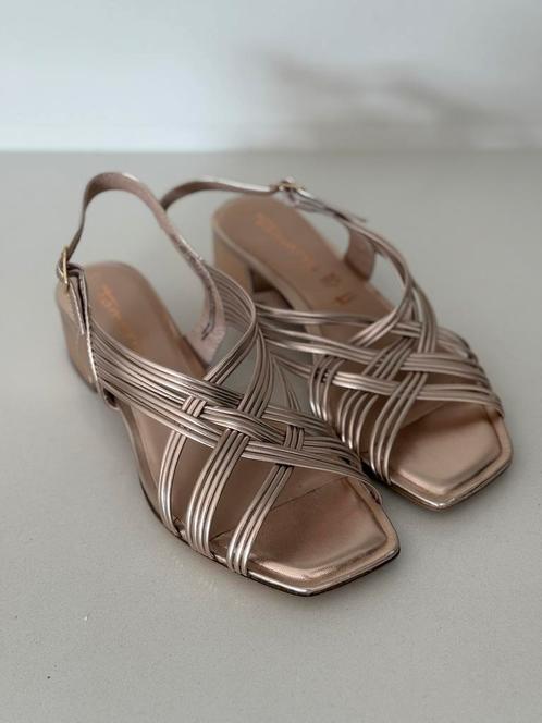 Elgante sandaaltjes op blokhak TAMARIS - maat 39 - NIEUW!, Kleding | Dames, Schoenen, Nieuw, Sandalen of Muiltjes, Ophalen of Verzenden
