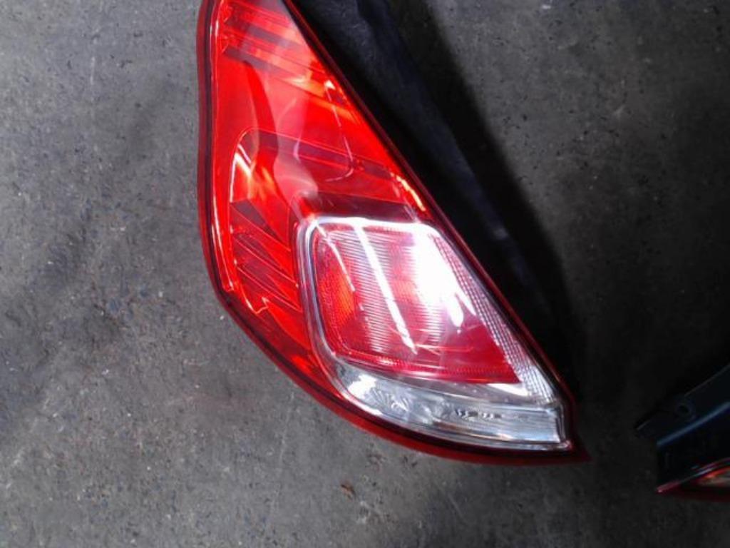 Feu arrière gauche Ford Fiesta VI 2012 LP/13771, Enlèvement ou Envoi, Utilisé, Ford