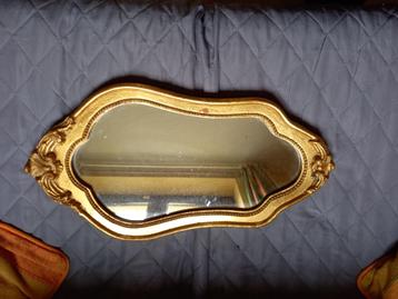 Petit miroir ancien beschikbaar voor biedingen
