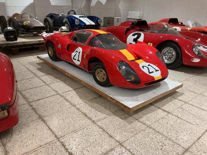 Ferrari 330 P4 radio gestuurde race auto, Hobby en Vrije tijd, Modelauto's | 1:5 tot 1:12, Zo goed als nieuw, Auto, Ophalen of Verzenden