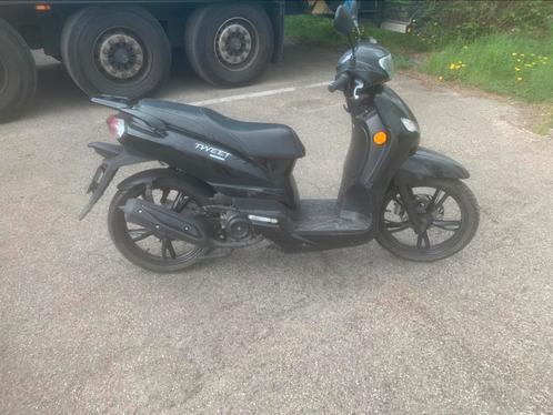 Peugeot Tweet 2016 (slechts 1080 kilometers), Fietsen en Brommers, Scooters | Peugeot, Zo goed als nieuw, Overige modellen, Klasse A (25 km/u)