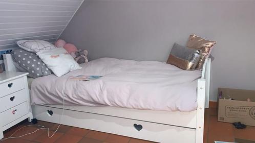 Bed met hartjes in, Huis en Inrichting, Slaapkamer | Bedden, Gebruikt, Eenpersoons, Wit, Ophalen