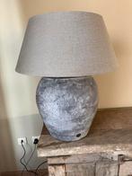 Landelijke aardevoet met bijhorende kap, Huis en Inrichting, Lampen | Lampenkappen, Ophalen, Zo goed als nieuw