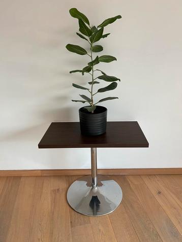 Vintage tafel - in zeer goede staat. beschikbaar voor biedingen