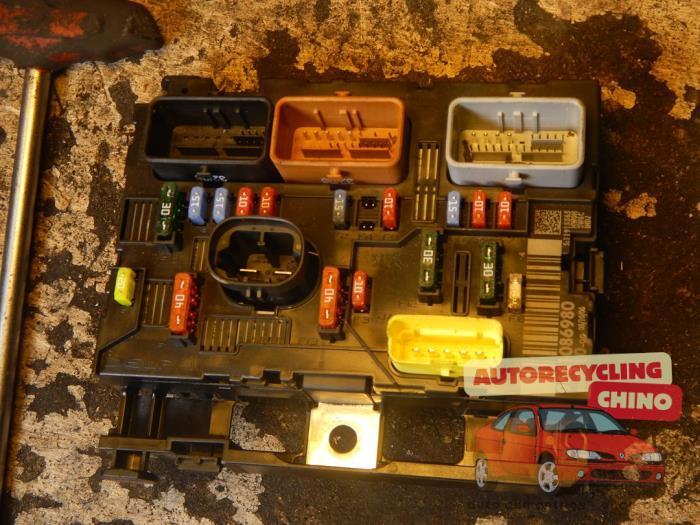 Boîte à fusibles d'un Peugeot 207, Autos : Pièces & Accessoires, Électronique & Câbles, Peugeot, Utilisé, 3 mois de garantie, Enlèvement ou Envoi