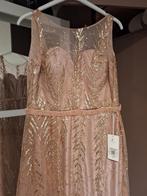 Robe élégante de cérémonie à vendre jamais portée neuf., Enlèvement