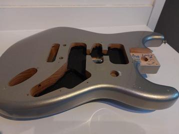 .Body van FENDER Stratocaster in NIEUW staat beschikbaar voor biedingen