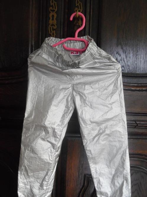 metallic broek K3 maat 110, Kinderen en Baby's, Kinderkleding | Maat 116, Zo goed als nieuw, Meisje, Broek, Ophalen of Verzenden