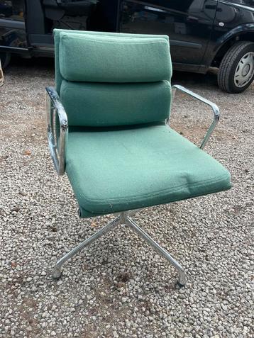 Eames softpad bureaustoel groen, Huis en Inrichting, Ophalen, Gebruikt, Groen, Bureaustoel