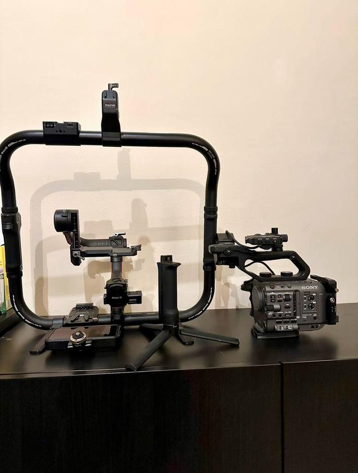 SONY FX6 + Cadran tilta + Dji Rs3 Pro, TV, Hi-fi & Vidéo, Photo | Appareils professionnels, Comme neuf, Enlèvement