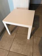 Kleine witte salontafel te Nazareth., Ophalen, Zo goed als nieuw