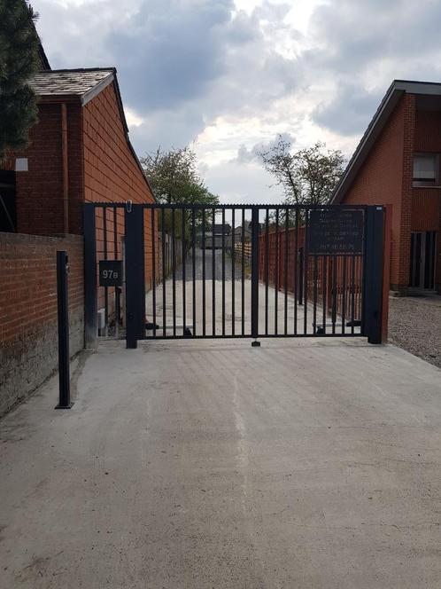 Garages fermés Gilly 0497/465 979, Immo, Garages en Parkeerplaatsen, Provincie Henegouwen