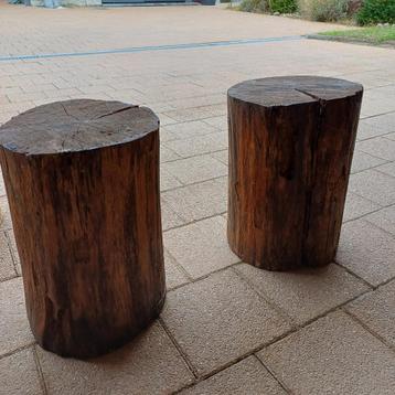 5 houten boomstammetjes - behandeld of gekleurd en geschuurd beschikbaar voor biedingen