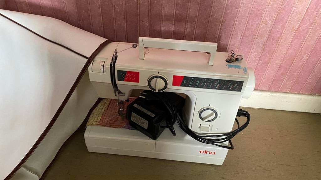 Machine a coudre, Enlèvement