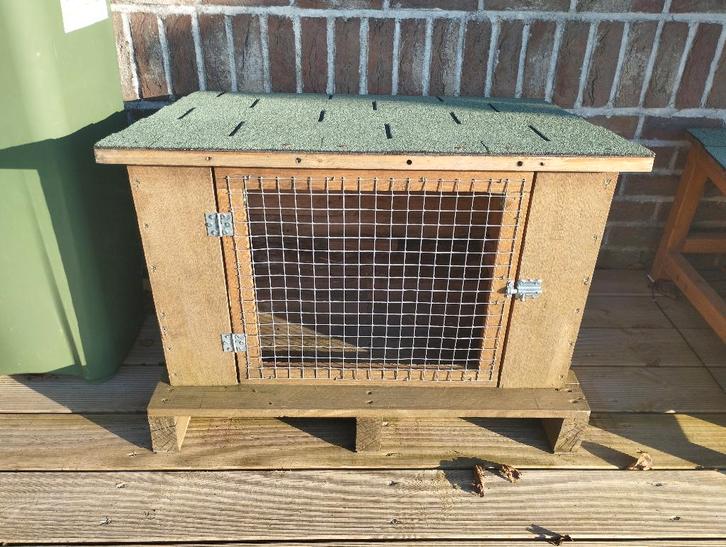 Clapier à lapin fait maison, toit SHINGLES, Animaux & Accessoires, Rongeurs & Lapins | Cages & Clapiers, Utilisé, Cage, Lapin