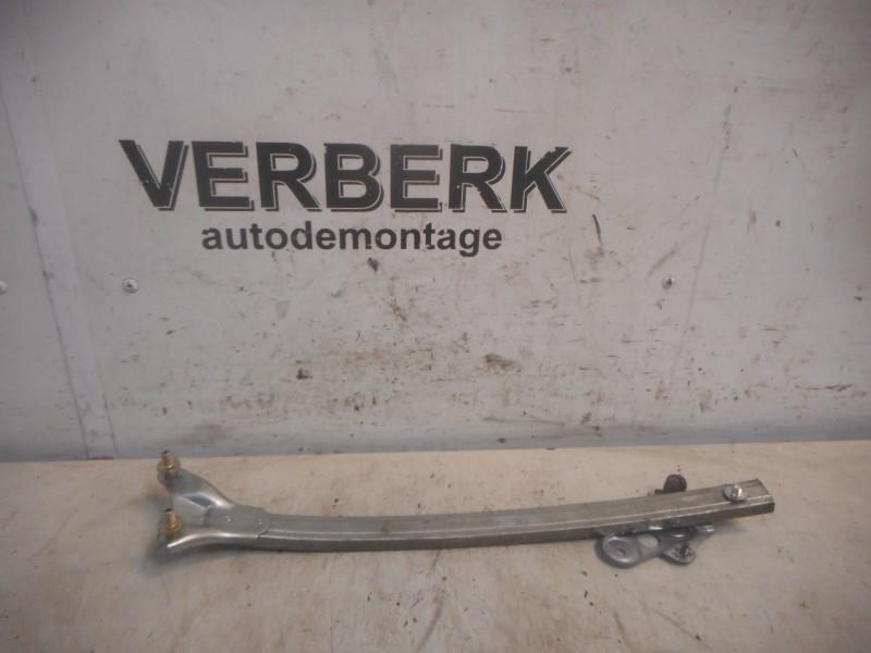 VITRE geleidere rechts Toyota Celica (T16) (01-1985/08-1989), Utilisé, Toyota