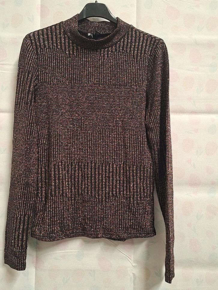 Pieces Shirt Zwart/Goud Metallic XS, Kleding | Dames, T-shirts, Zo goed als nieuw, Maat 34 (XS) of kleiner, Zwart, Lange mouw