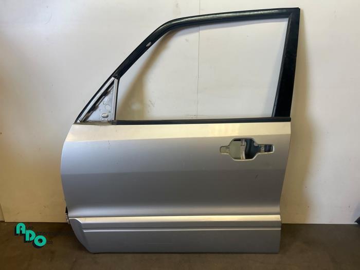 Portière 4portes avant gauche d'un Mitsubishi Pajero (Pajer, Autos : Pièces & Accessoires, Carrosserie & Tôlerie, Porte, Mitsubishi
