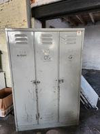 Stalen kast, Ophalen