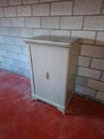 Oude zware brandkast met sleutel en code., Enlèvement