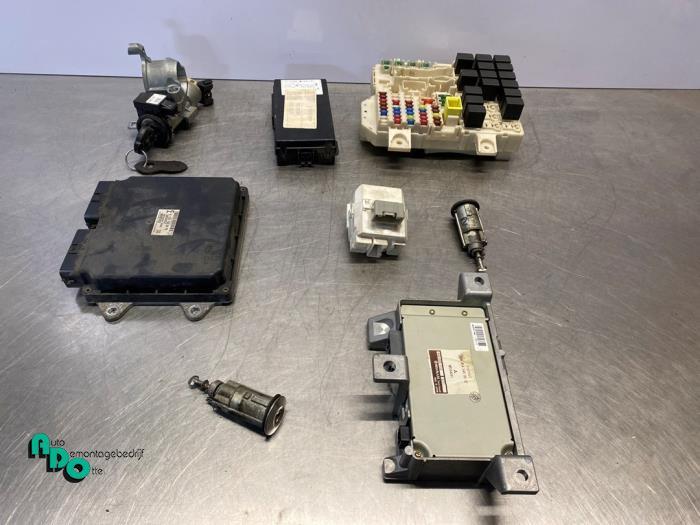 Kontaktslot + computer van een Mitsubishi Colt (Colt 04-), Gebruikt, -, -, Ophalen of Verzenden