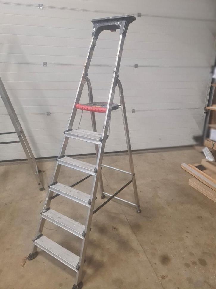 Aluminium Keukentrap, Doe-het-zelf en Bouw, Ladders en Trappen, Gebruikt, Trap, 2 tot 4 meter, Opvouwbaar of Inschuifbaar, Ophalen