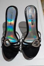 Escarpin noir & argenté – Queen Helena – Pointure 38, Vêtements | Femmes, Queen helena, Enlèvement ou Envoi, Escarpins, Porté