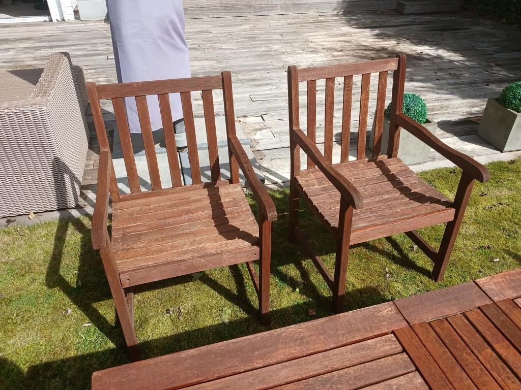 4 gelijke tuinstoelen in teak met weiniggebruikte kussens, Ophalen, Gebruikt, Teakhout