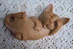 Houten slapende kat sculptuur, Beddgelert Woodcraft Wales, Collections, Collections Animaux, Enlèvement ou Envoi, Utilisé, Chien ou Chat