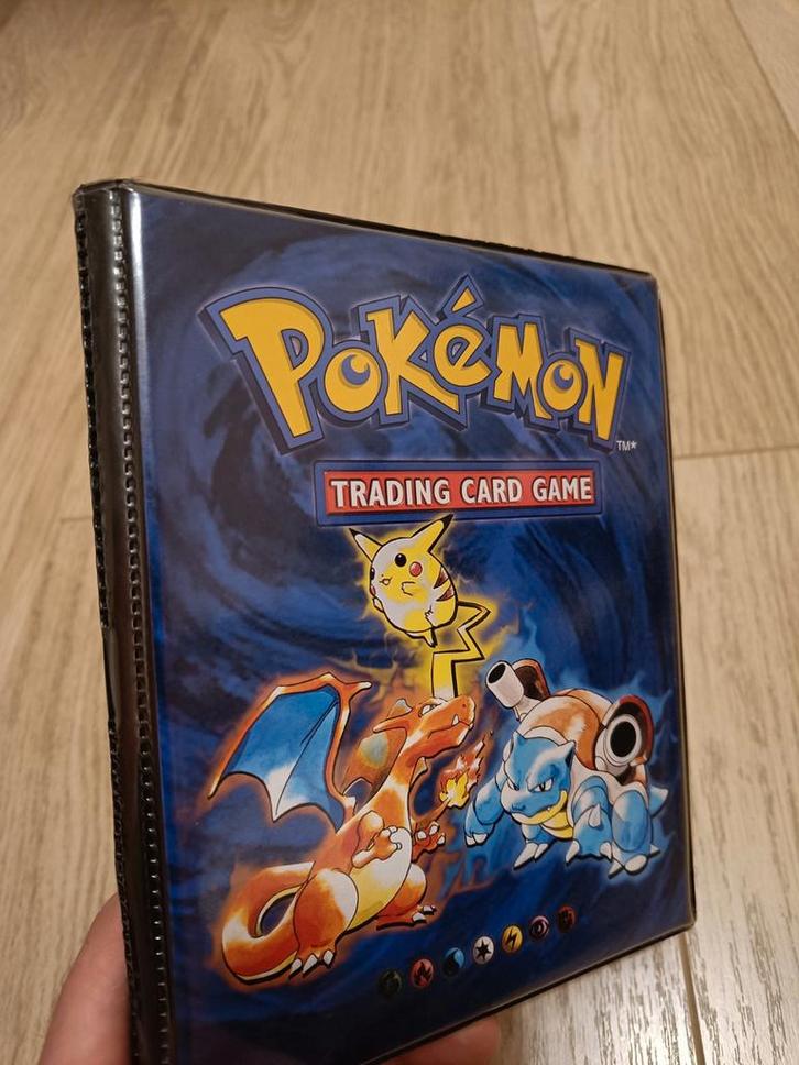 Pokemon vintage binder + kaarten, Hobby & Loisirs créatifs, Jeux de cartes à collectionner | Pokémon, Utilisé, Pochettes ou Étuis à cartes