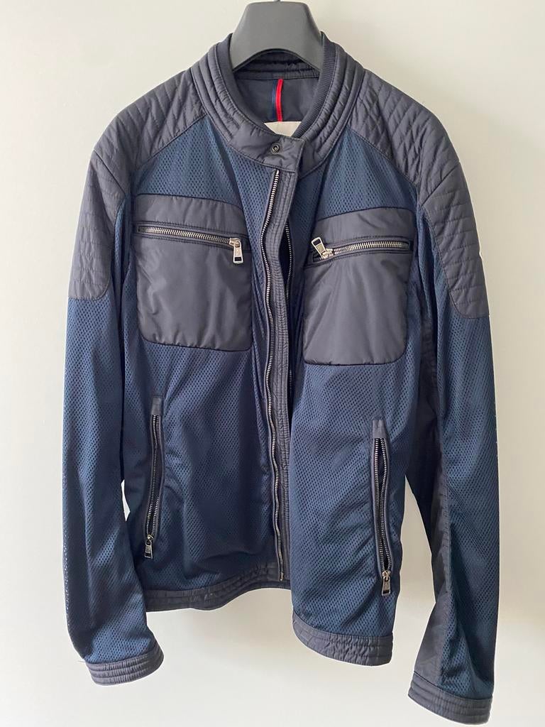 Moncler in top staat mag weg voor €95, Kleding | Heren, Jassen | Zomer, Ophalen, Zo goed als nieuw, Maat 46 (S) of kleiner