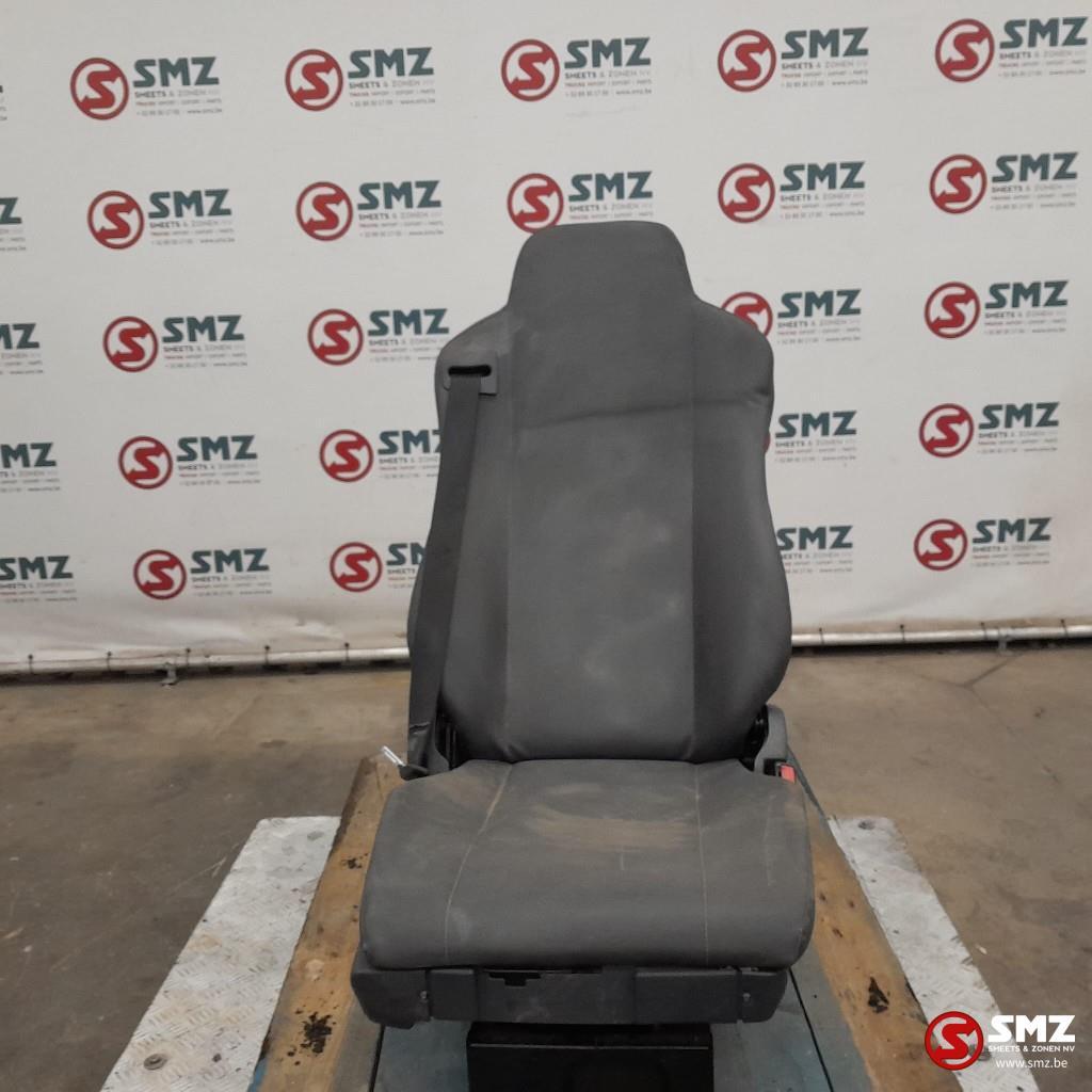 Occ siège passager Iveco, Utilisé, Iveco, Intérieur et Revêtement
